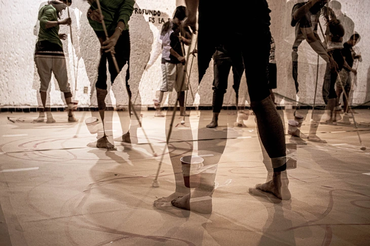 No-Mente, acrílico sobre papel de Daiana Méndez DMK en Casa Verde, México (2022)